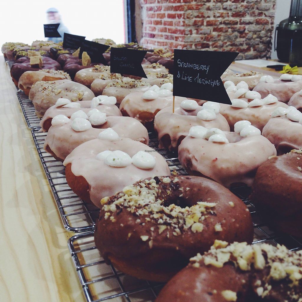 Lugar Delish Vegan Doughnuts