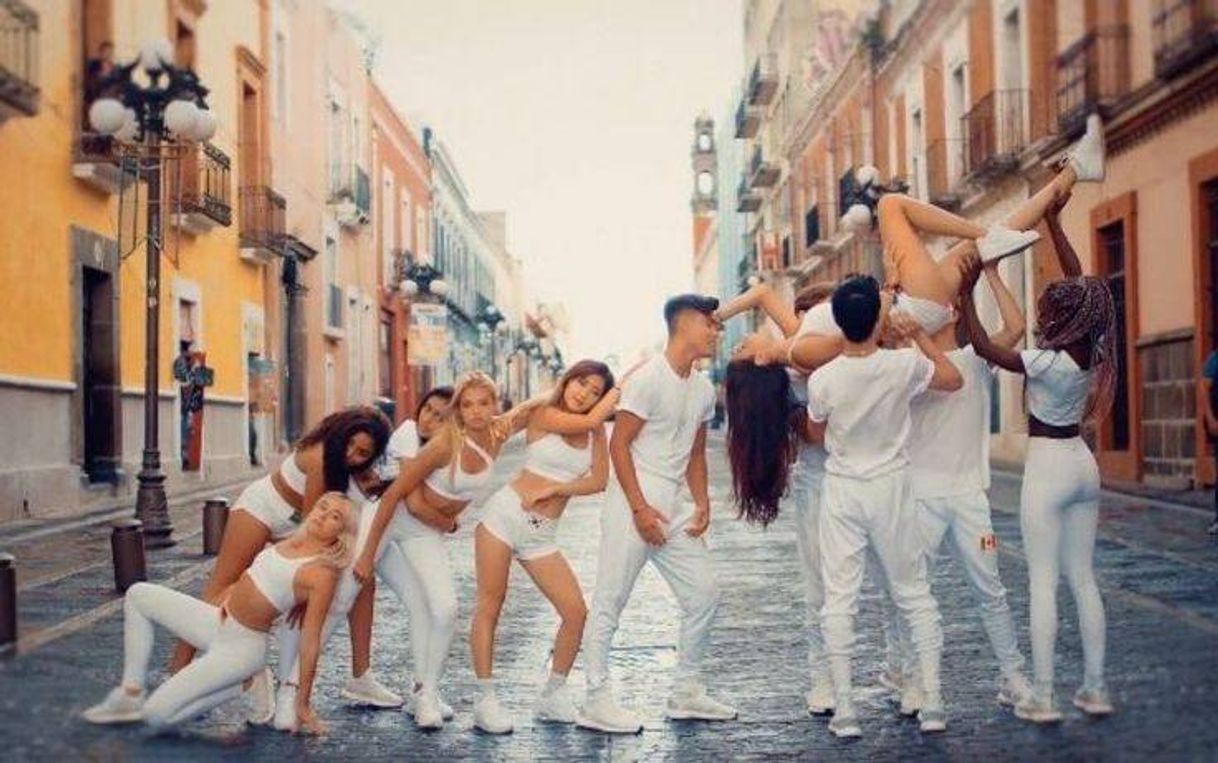 Music Quem pensaria que o amor?(who would think love?)