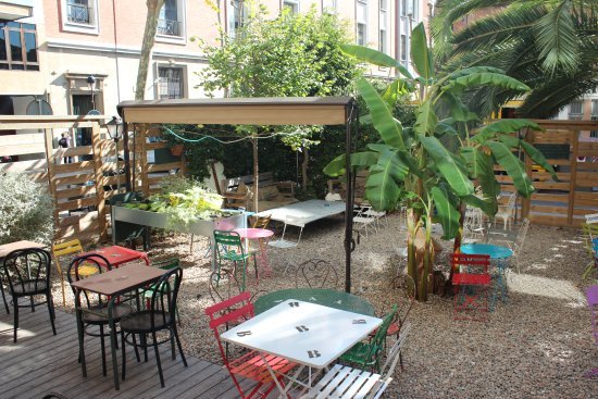 Restaurants Le Jardin, Café Poétique, Bar à Vers