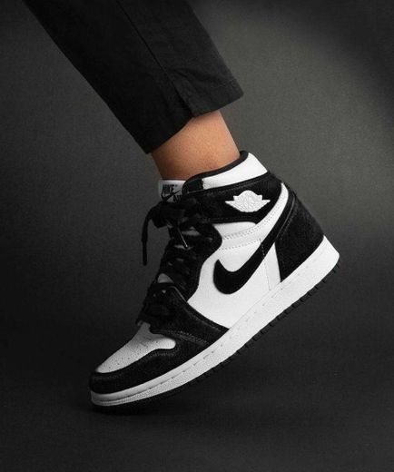 Tênis Nike air jordan "panda" 