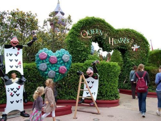 Alice's Curious Labyrinth | Disneyland Paris