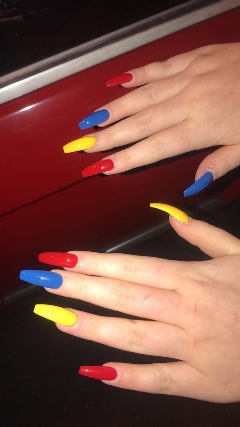 Fashion Uñas 💙💛❤️