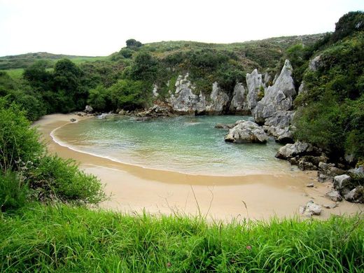 Playa de Gulpiyuri