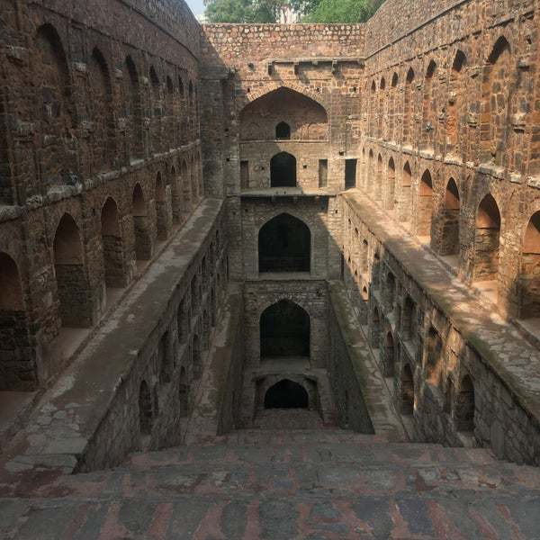 Place Agrasen ki baoli