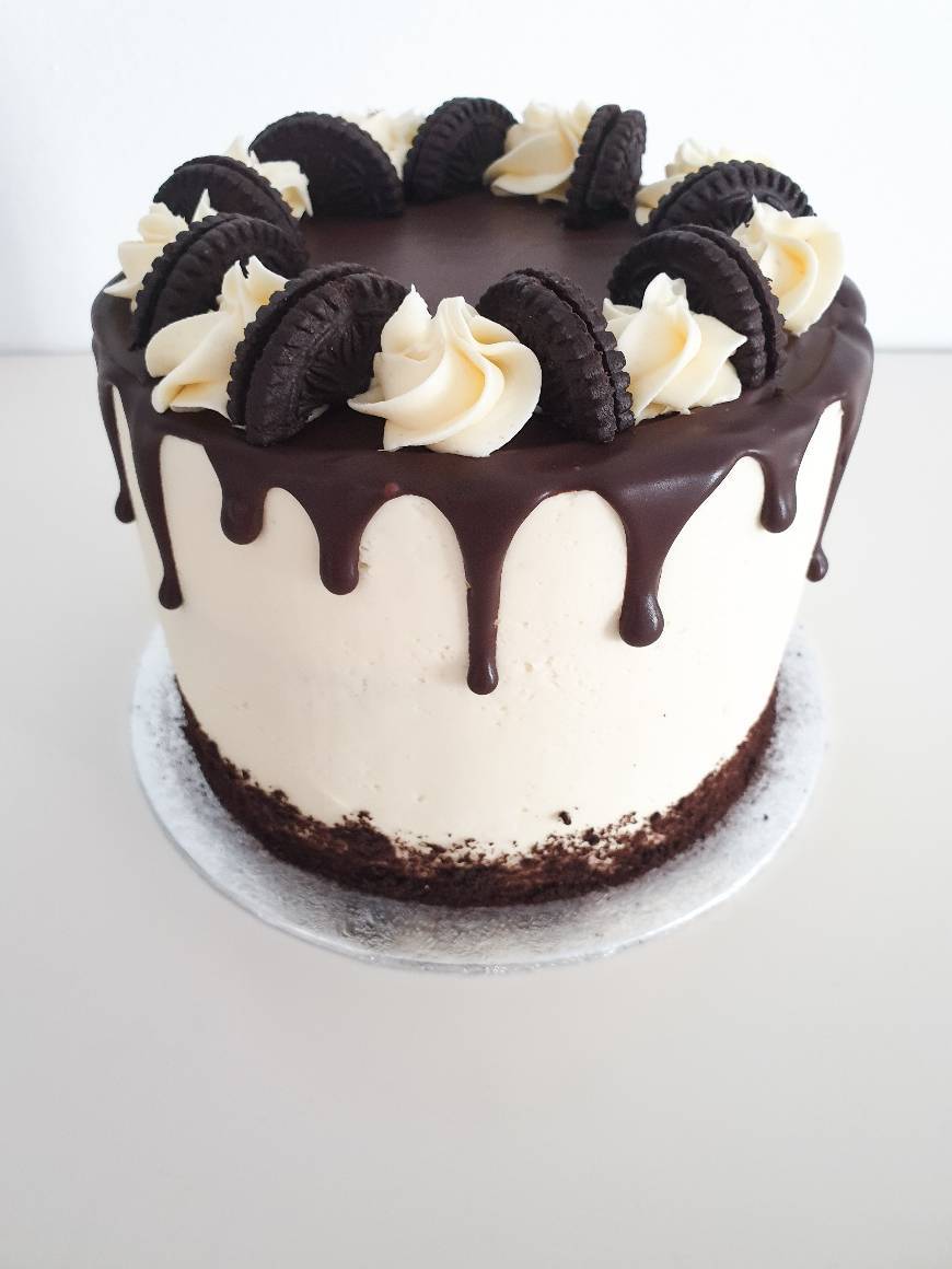 Moda Oreo Drip Cake