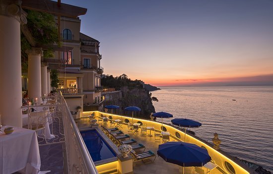 Lugar Hotel Bellevue Syrene