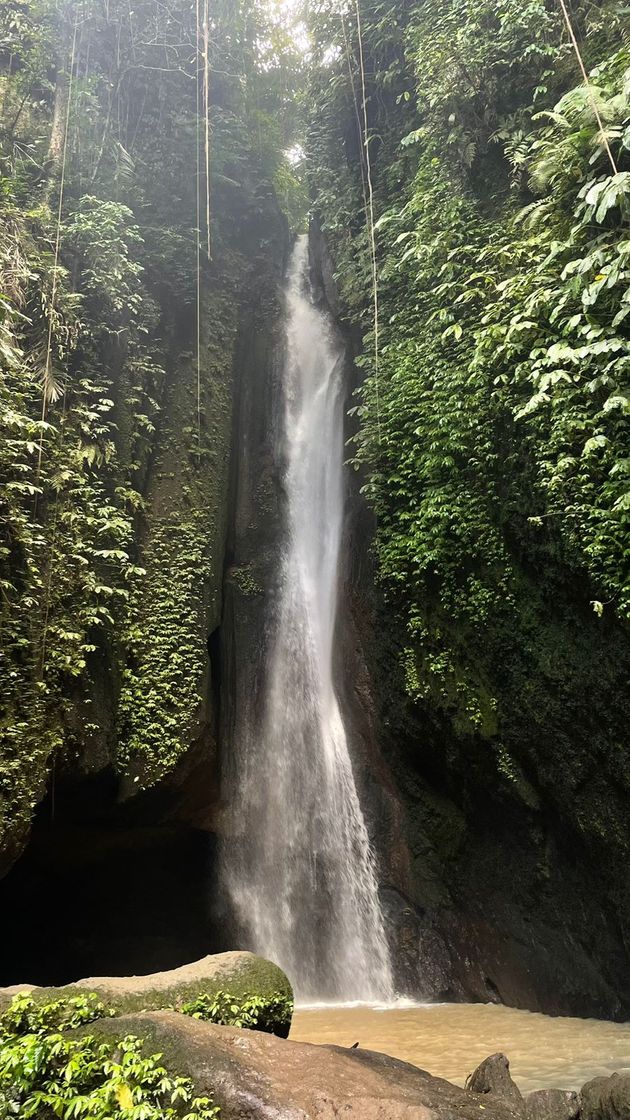 Place Leke Leke Waterfall