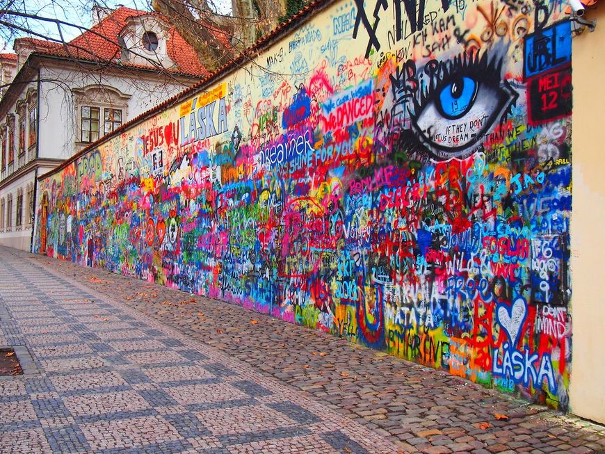 Lugar John Lennon Wall