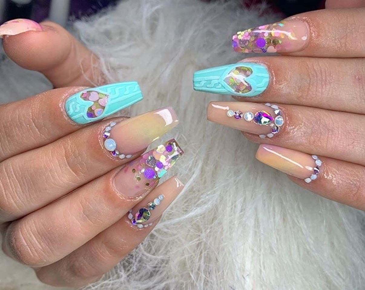 Moda Nails 