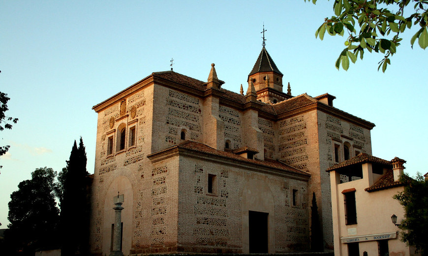 Lugar Iglesia de Santa Maria de la Alhambra