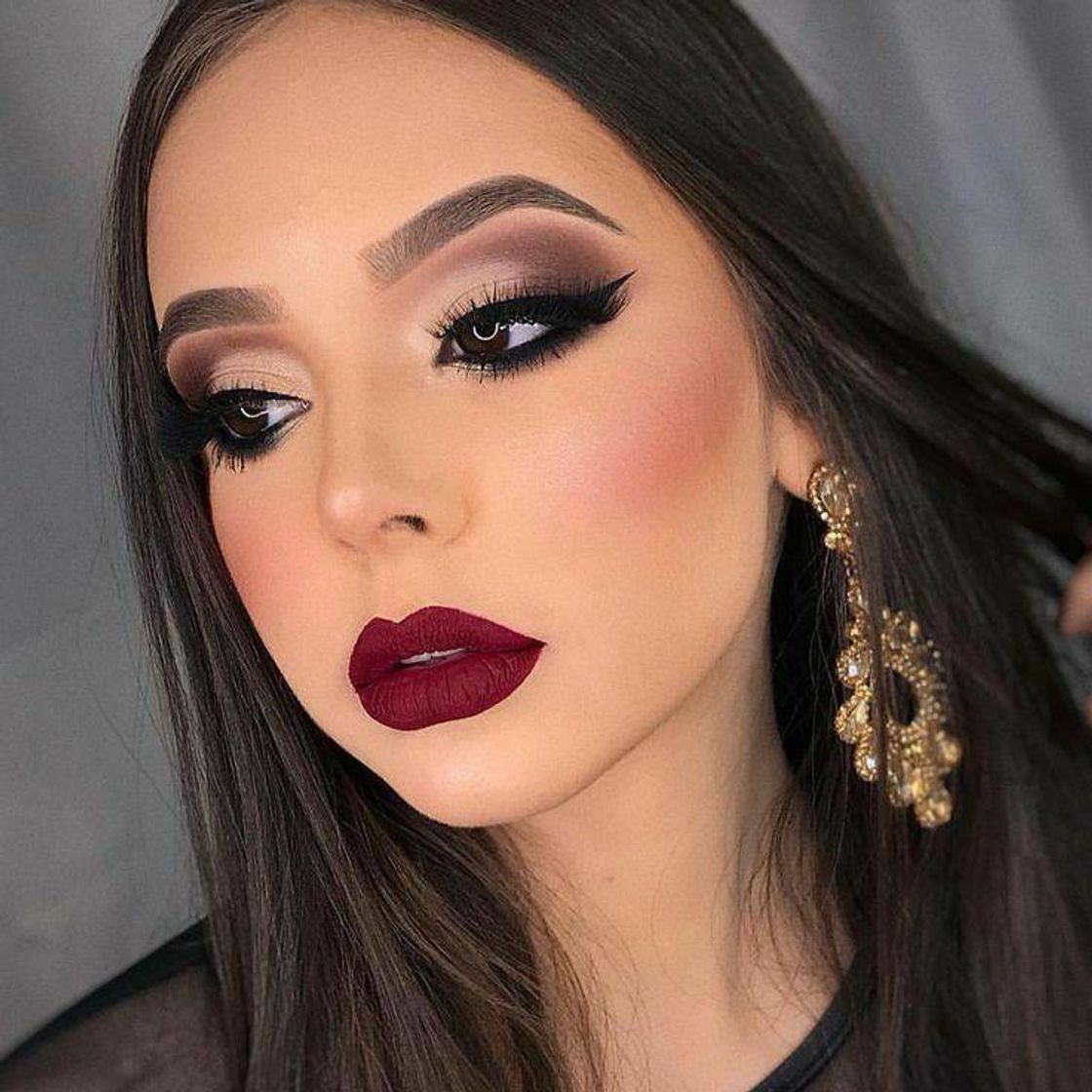 Social Esfuma marrom com delineado