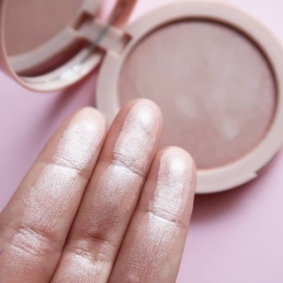Social W7 Glowcomotion Pink It Up Shimmer
