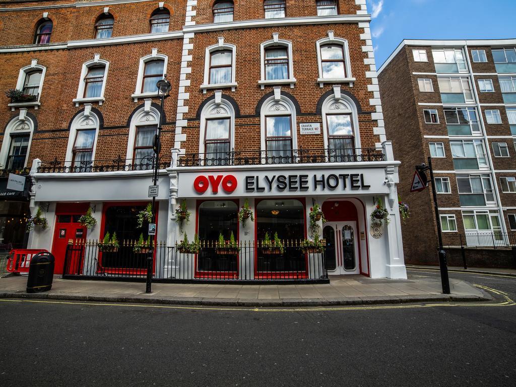 Place OYO Elysee Hotel