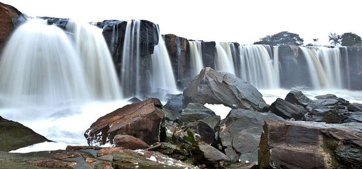 Lugar Fourteen Falls Lodge