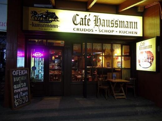 Cafe Haussmann