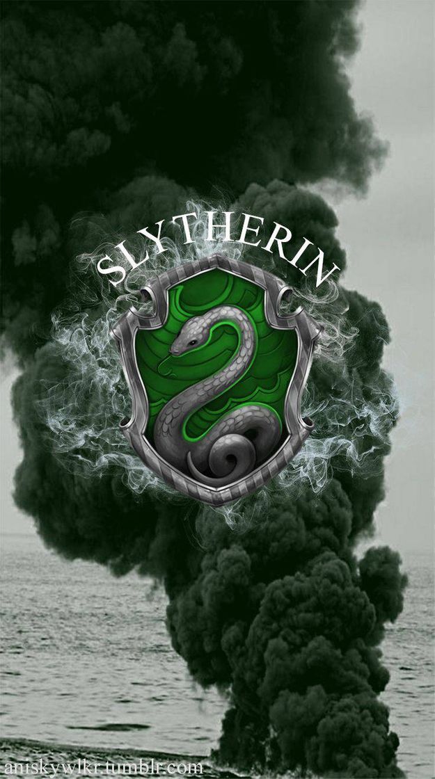 Moda WALLPAPER SLYTHERIN💚🐍