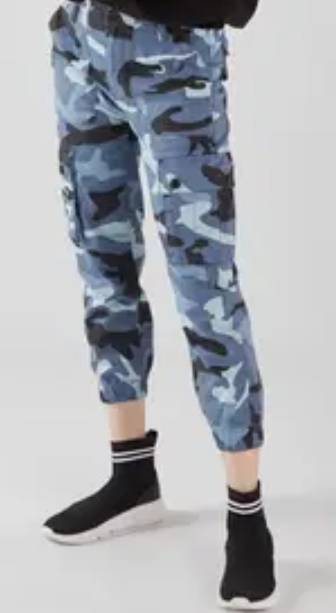 Fashion pantalones militares mujer bershka - Buscar con Google | Camo ...