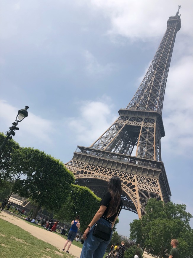 Place Torre Eiffel