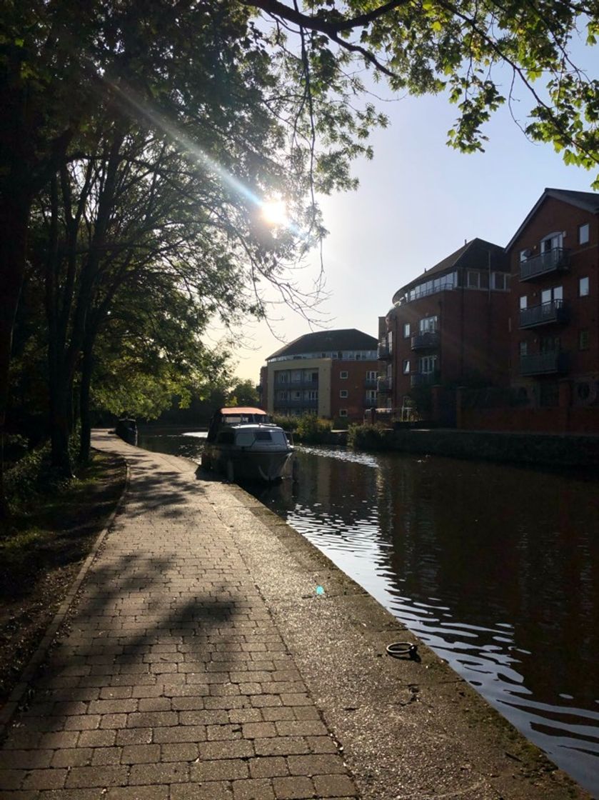 Place Nottingham Canal