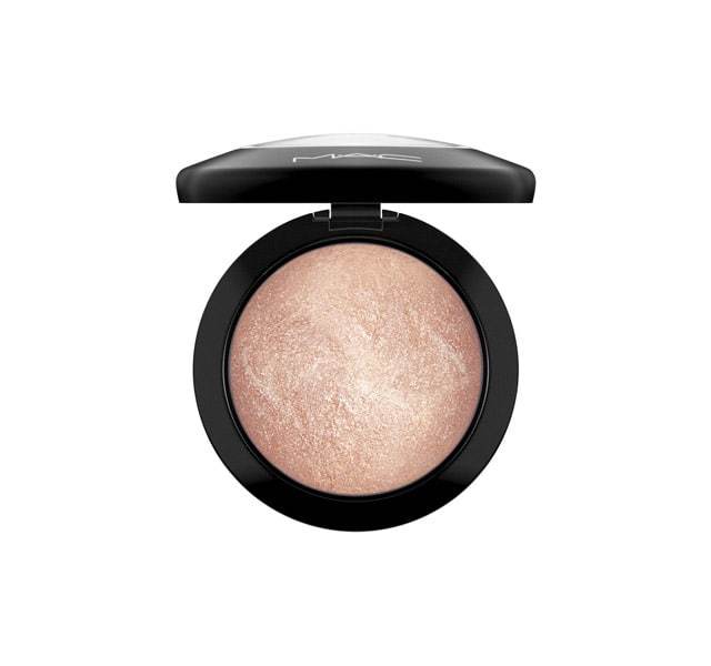 Fashion Iluminador MAC Mineralize Soft and Gentle | Sephora