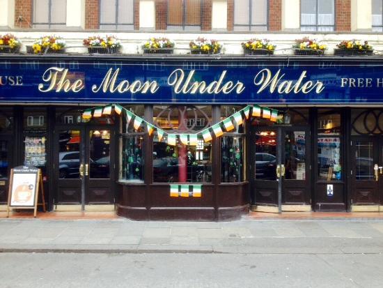 Restaurantes The Moon Under Water