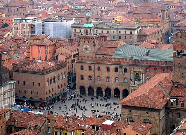 Place Piazza Maggiore