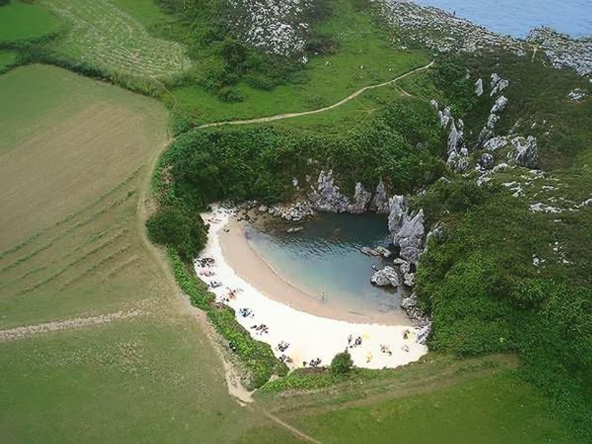 Lugar Playa de Gulpiyuri