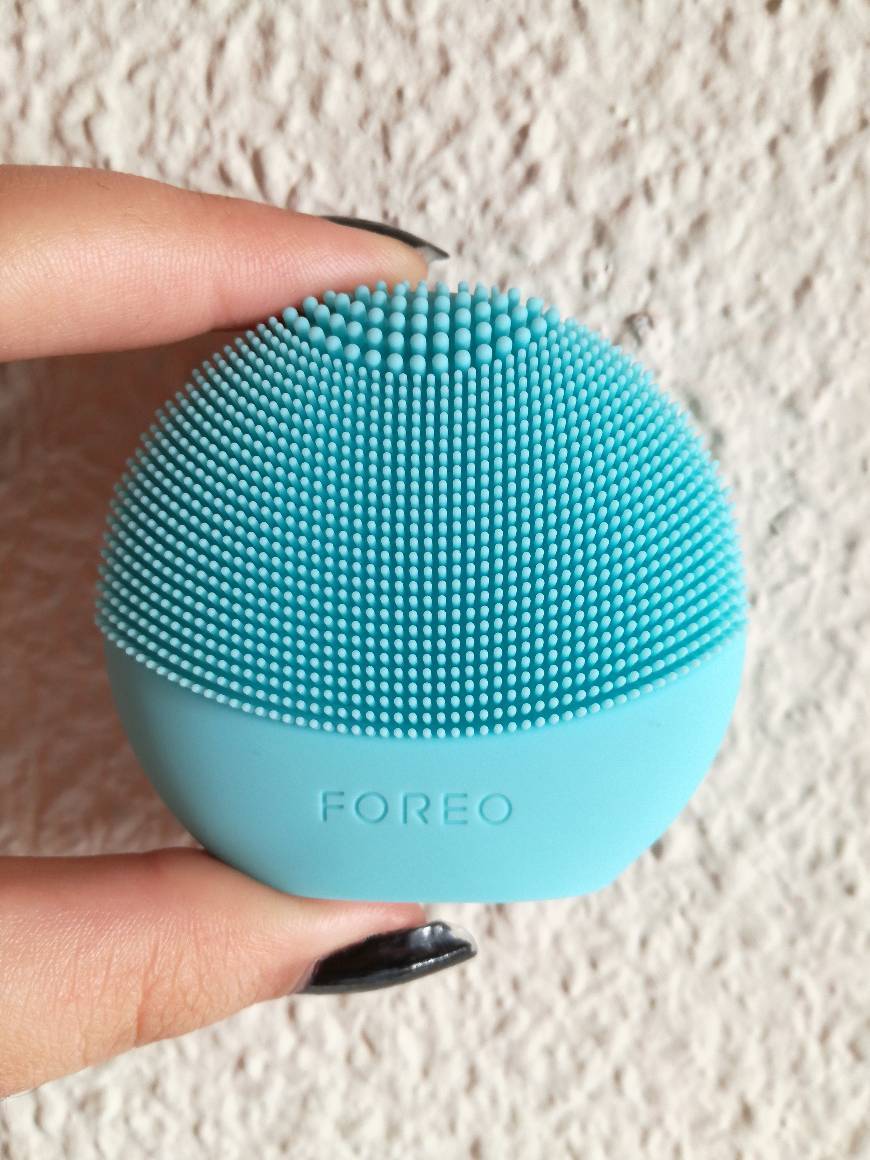 Beauty LUNA Play Plus de FOREO es el cepillo facial recargable de silicona