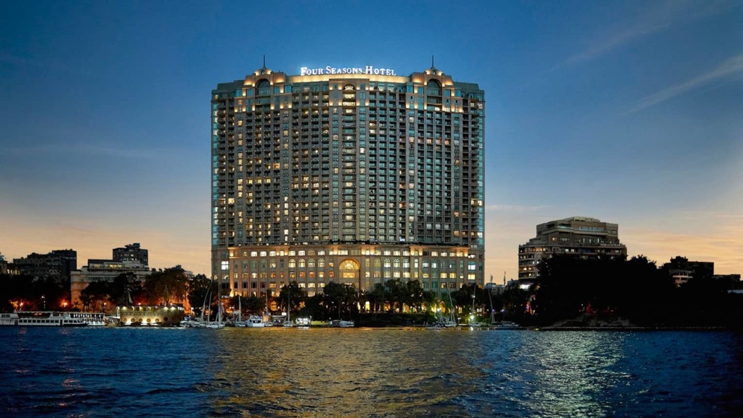 Place Four Seasons Hotel Cairo at Nile Plaza