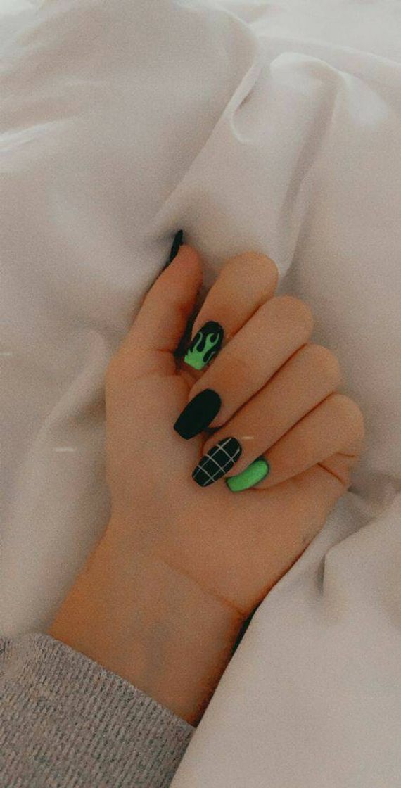 Fashion Unha preto com verde