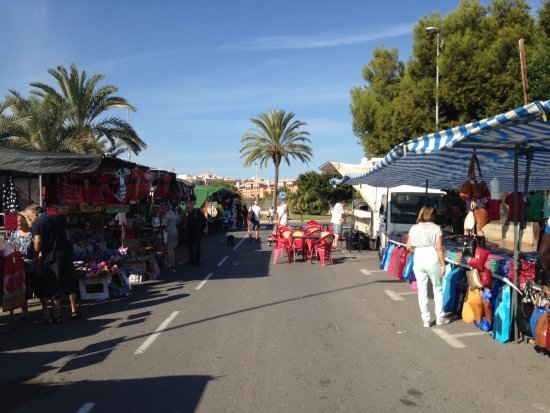 Lugares Playa Flamenca Market Sabado