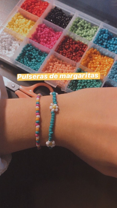 Social Collares de rocalla con flores (margaritas) Tendencia Verano 2019 ...