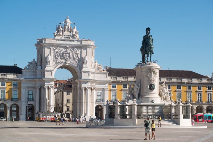 Place Plaza del Comercio