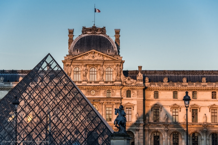 Place Museo del Louvre