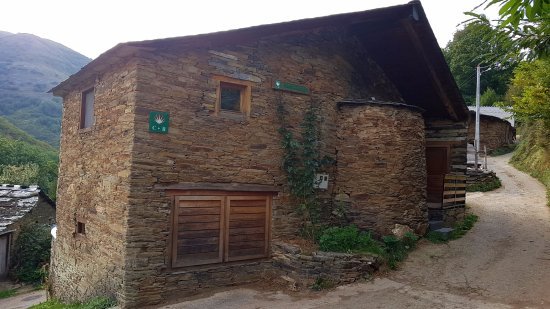 Places Hostal Rural As Triegas