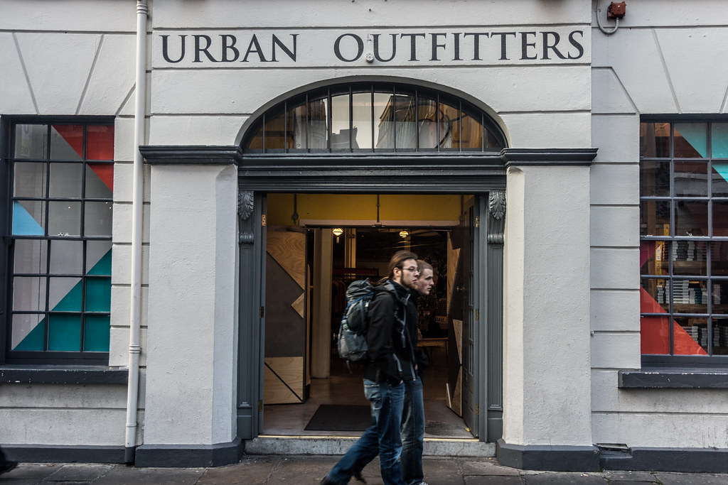 Place Urban Outfitters