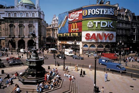 Lugar Piccadilly Circus