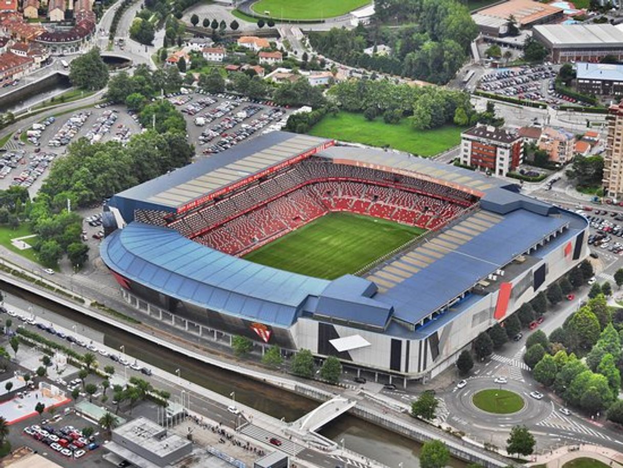 Lugar El Molinón - Enrique Castro Quini