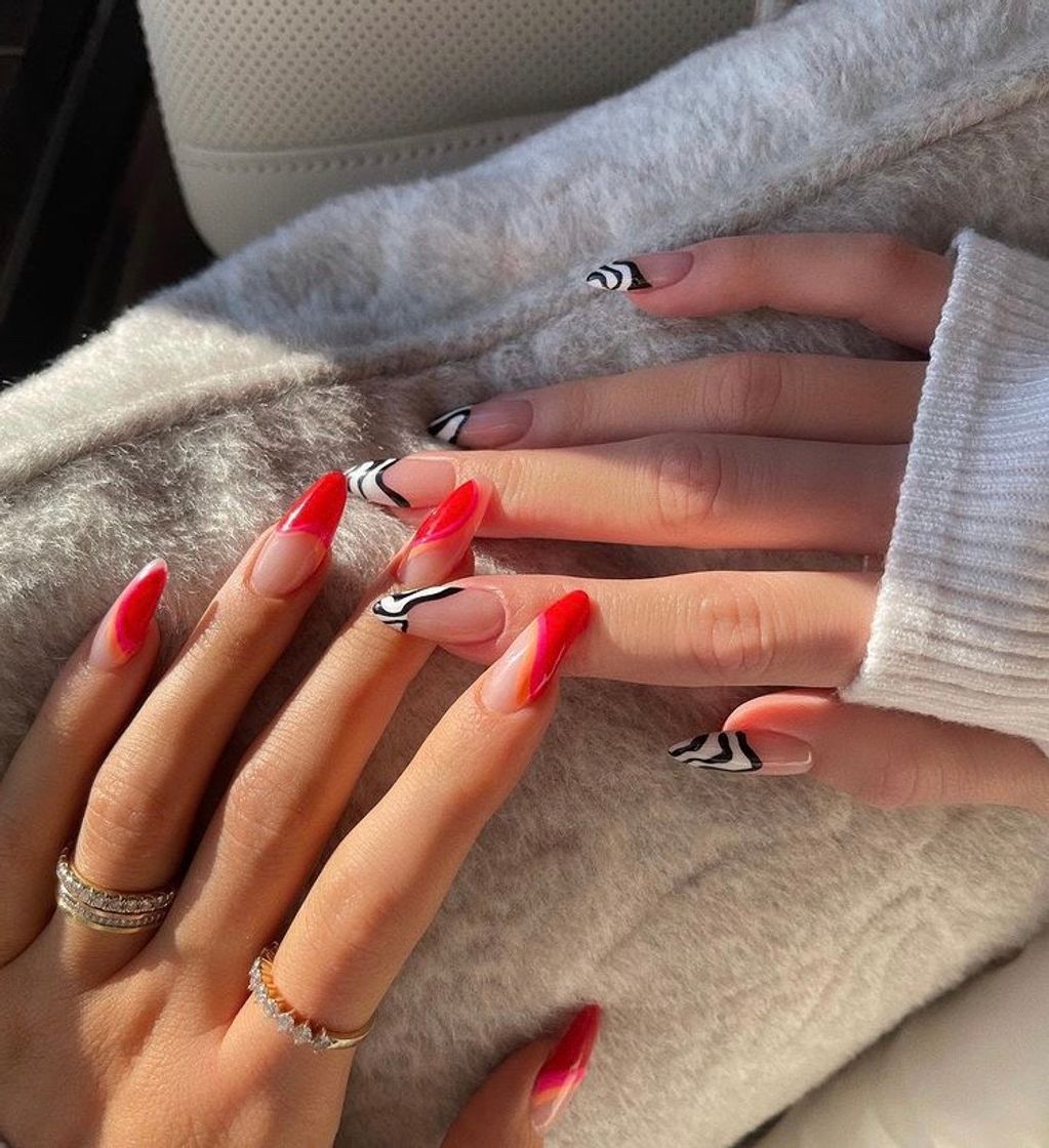 Fashion ❤️🧡Unhas retrô🖤🤍