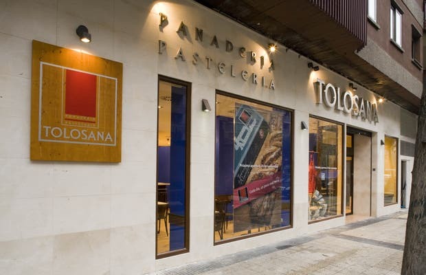 Lugar Pastelería Tolosana Camino de las Torres, Zaragoza