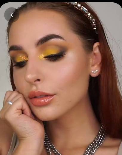 Yellow makeup look