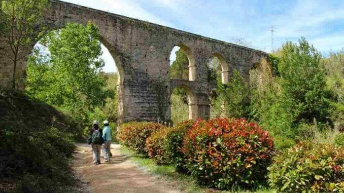 Lugares Sant Pere de Riudebitlles Aqueduct