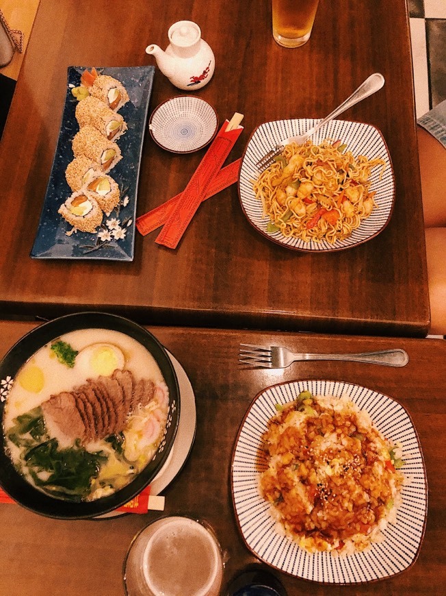 Restaurantes AOMI SUSHI