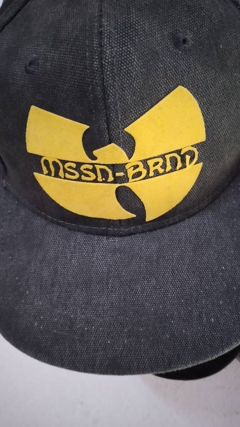 Product Gorra gris con logo WuTang Clan