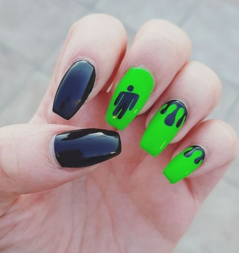 Unhas estilo Billie Eilish