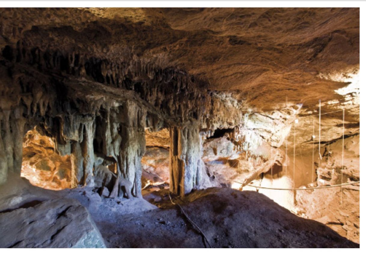 Lugares Cuevas de Fuentes de León