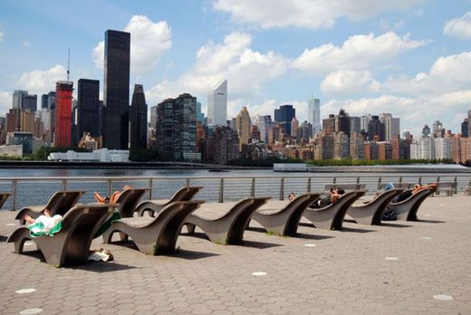 Gantry Plaza State Park