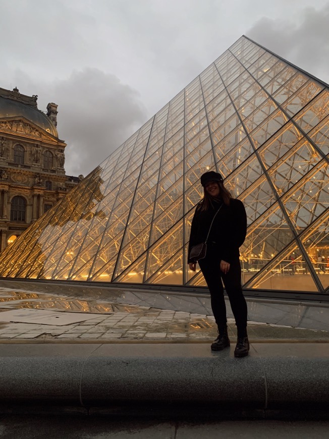 Place Museo del Louvre