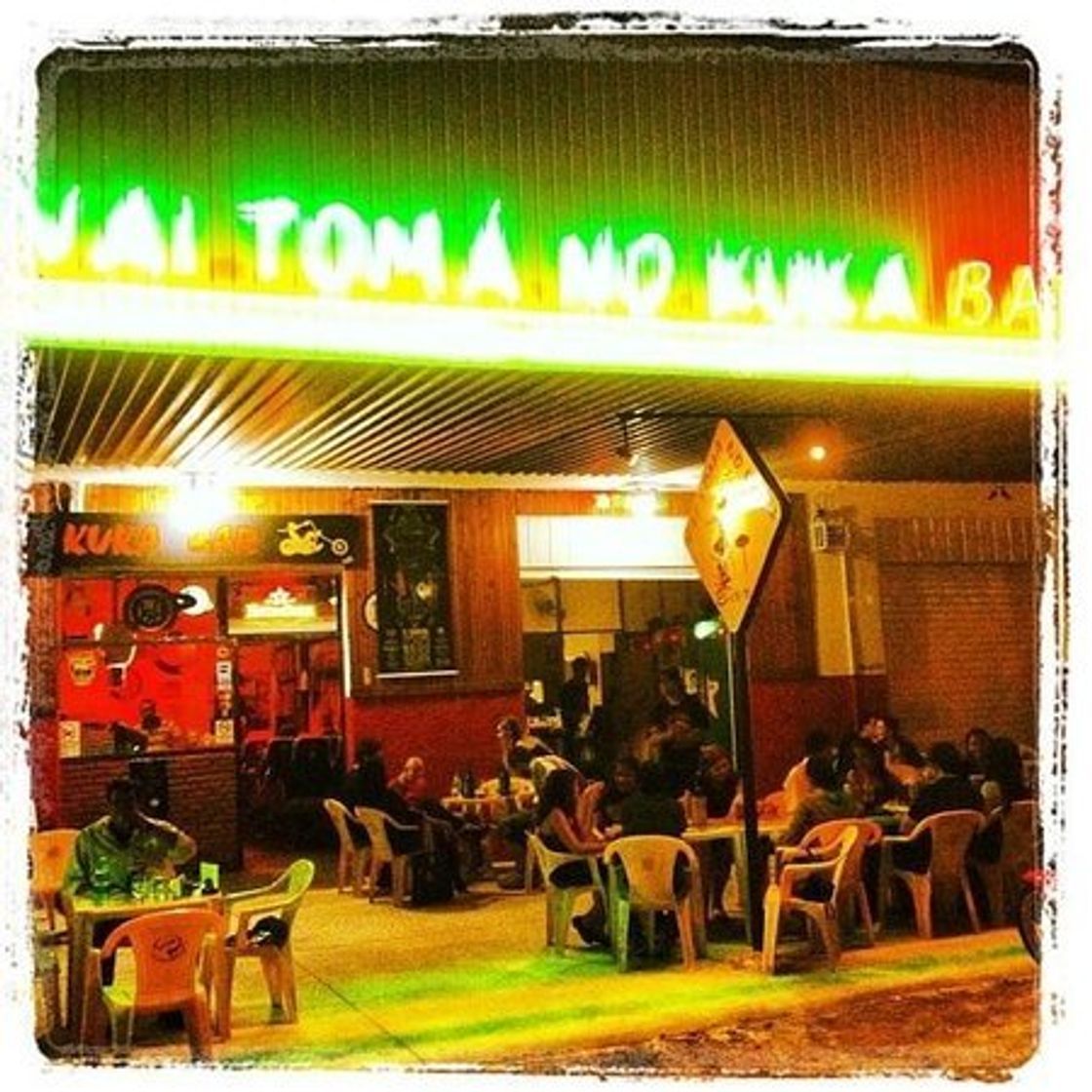 Restaurants Vai Toma no Kuka Bar