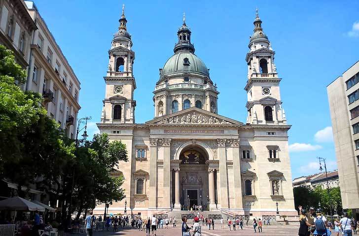 Place Basílica de San Esteban